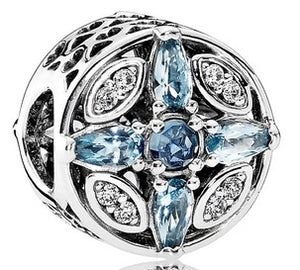 Pandora 791995NMBMX Winter Moments Charm