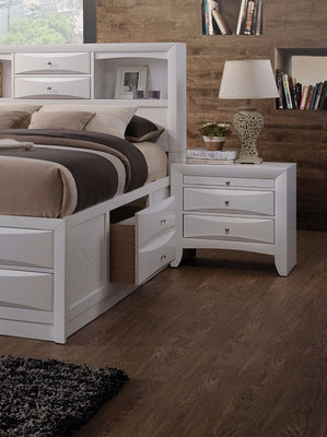 Contemporary 3 Drawer Wood  Nightstand, White