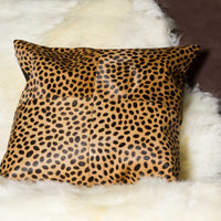 18" X 18" X 5" Cheetah Quattro Pillow