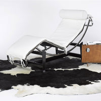 5' X 7' Black And White Cowhide Area Rug