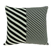 18" X 0.5" X 18" Transitional White Pillow Cover