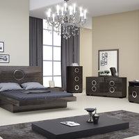 84" X 87" X 40" 4pc California King Modern Gray High Gloss Bedroom Set