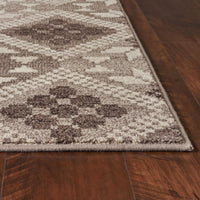 5'3" x 7'7" Polypropelene Taupe Area Rug