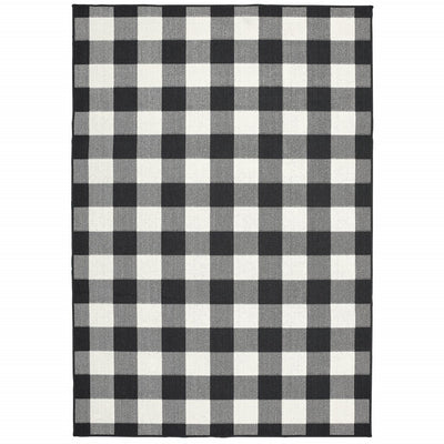 7’x10’ Black and Ivory Gingham Indoor Outdoor Area Rug