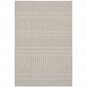 5’x7’ Gray and Ivory Geometric Indoor Outdoor Area Rug