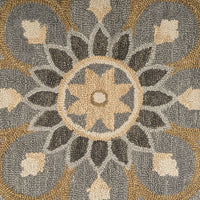 4’ Round Gray and Beige Medallion Area Rug