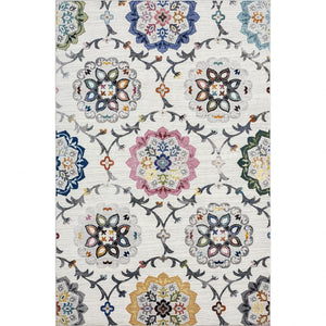 5’ x 8’ White Floral Quatrefoil Area Rug