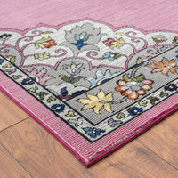 5’ x 8’ Pink Traditional Medallion Area Rug